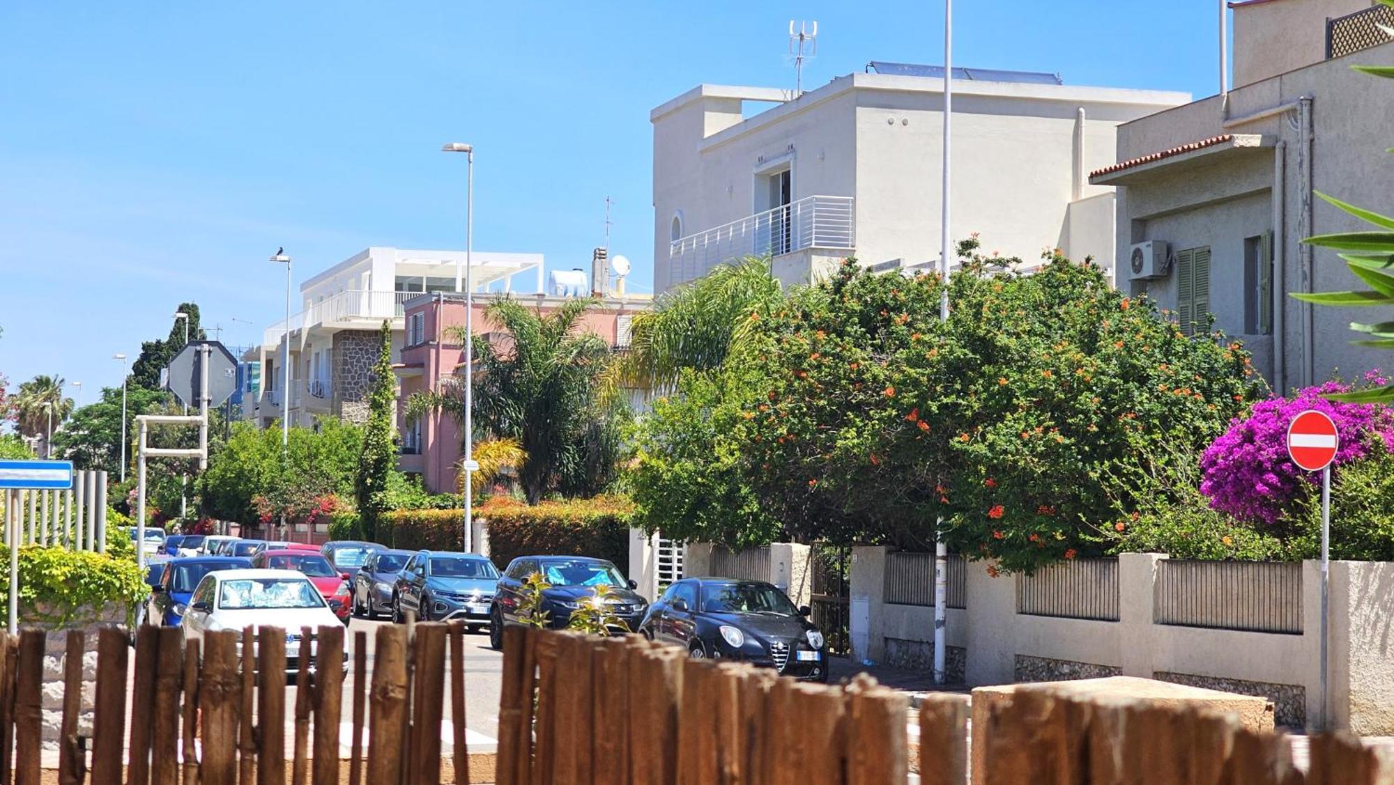Holiday Poetto Cagliari Extérieur photo